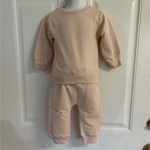 NIP 6/12M Amazon Solid Beige Long Sleeve Pullover Sweatshirt/Jogger Pants Set.